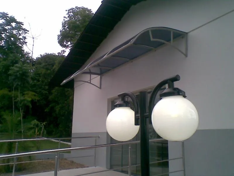 Imagem 7 da empresa TOLDOS, CAPAS PARA SOMBREIROS, CORRIMÃO EM INOX, GUARDA CORPO, COBERTURA EM POLICARBONATO